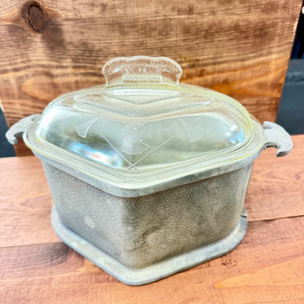 Vintage Guardian Service Hammered Aluminum Triangle Pot with Glass Lid Knight